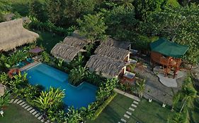 Makai Beach Hostel
